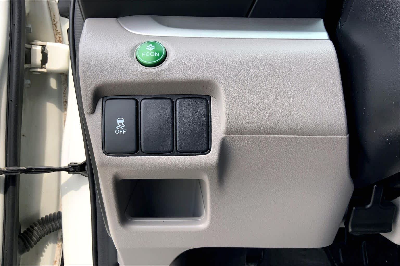 Used 2013 White Diamond Pearl Honda LX image 33