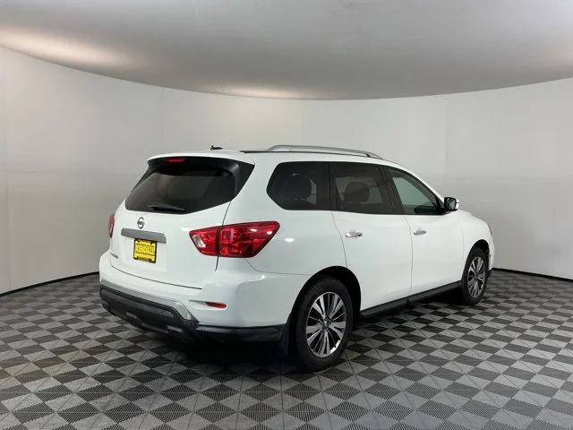 Used 2018 White Nissan S image 5
