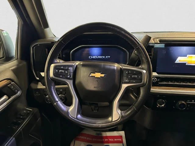 Used 2022 Gray Chevrolet LT image 13