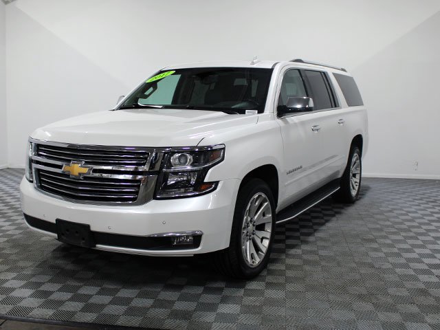 Used 2017 Iridescent Pearl Tricoat Chevrolet Premier image 2