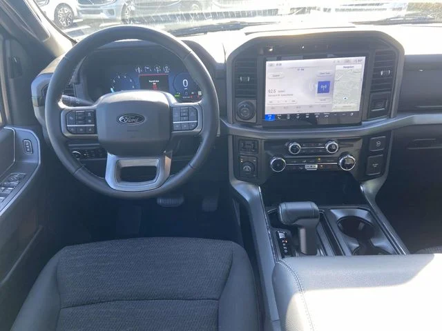 New 2025 Agate Black Metallic Ford XLT image 8