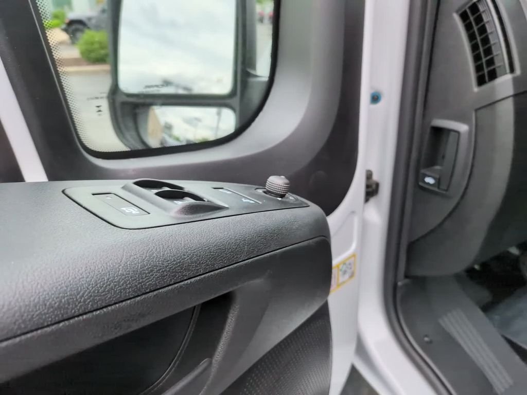 New 2026 Bright White Clear-Coat Exterior Paint RAM  image 19