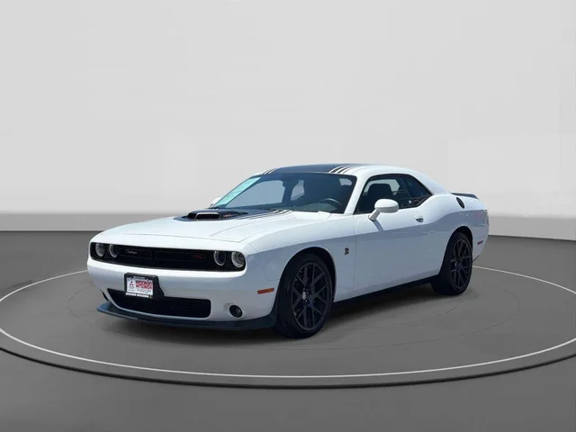 2016 Dodge Challenger 392 Hemi Scat Pack Shaker
