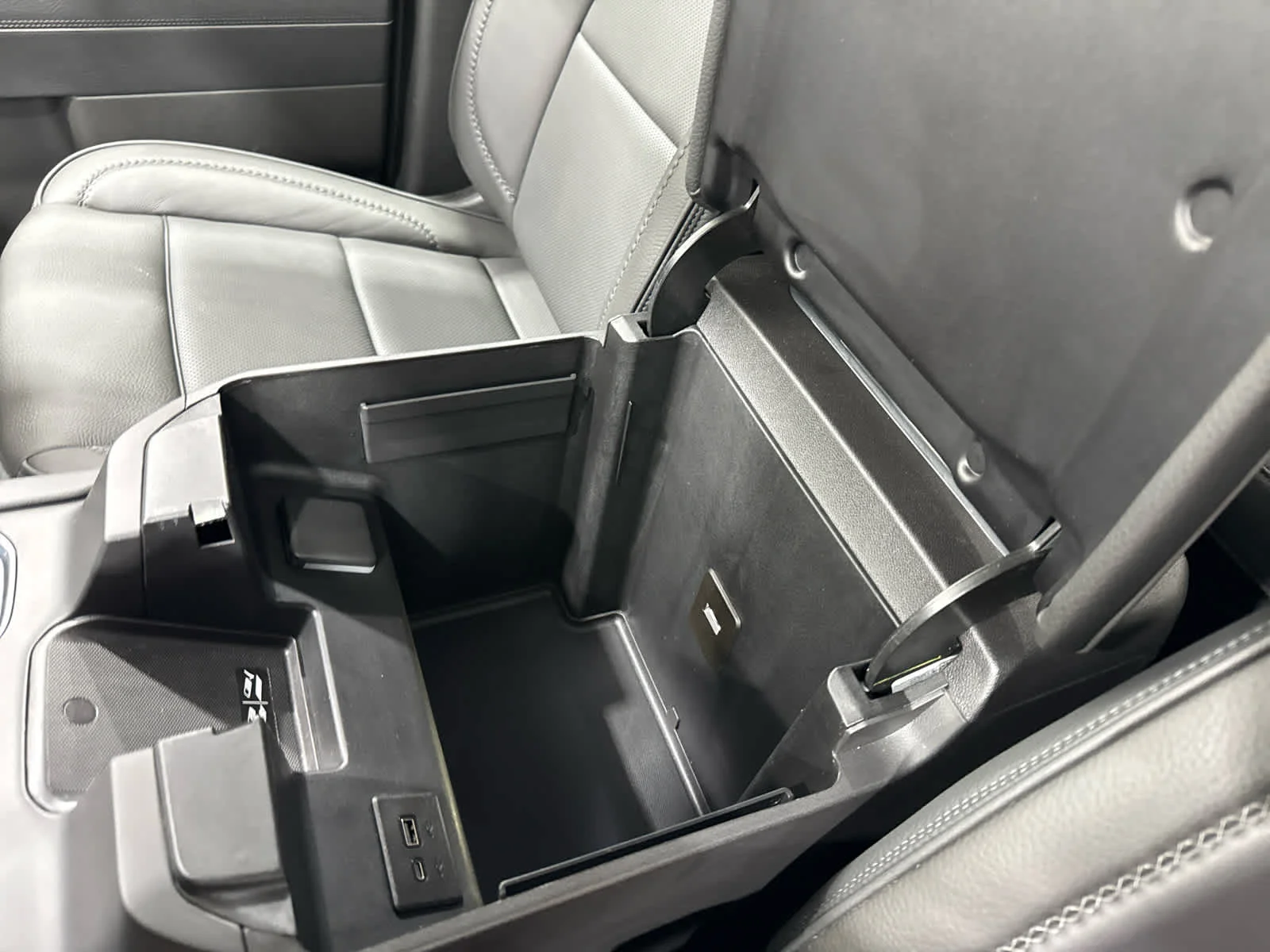 Used 2025 Onyx Black GMC Denali image 26