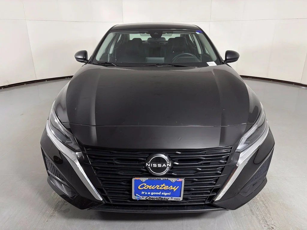 Used 2024 Black Nissan 2.5 SV image 3