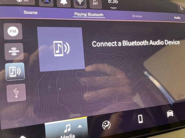 New 2026 Hydro Blue Pearlcoat Jeep Latitude image 33