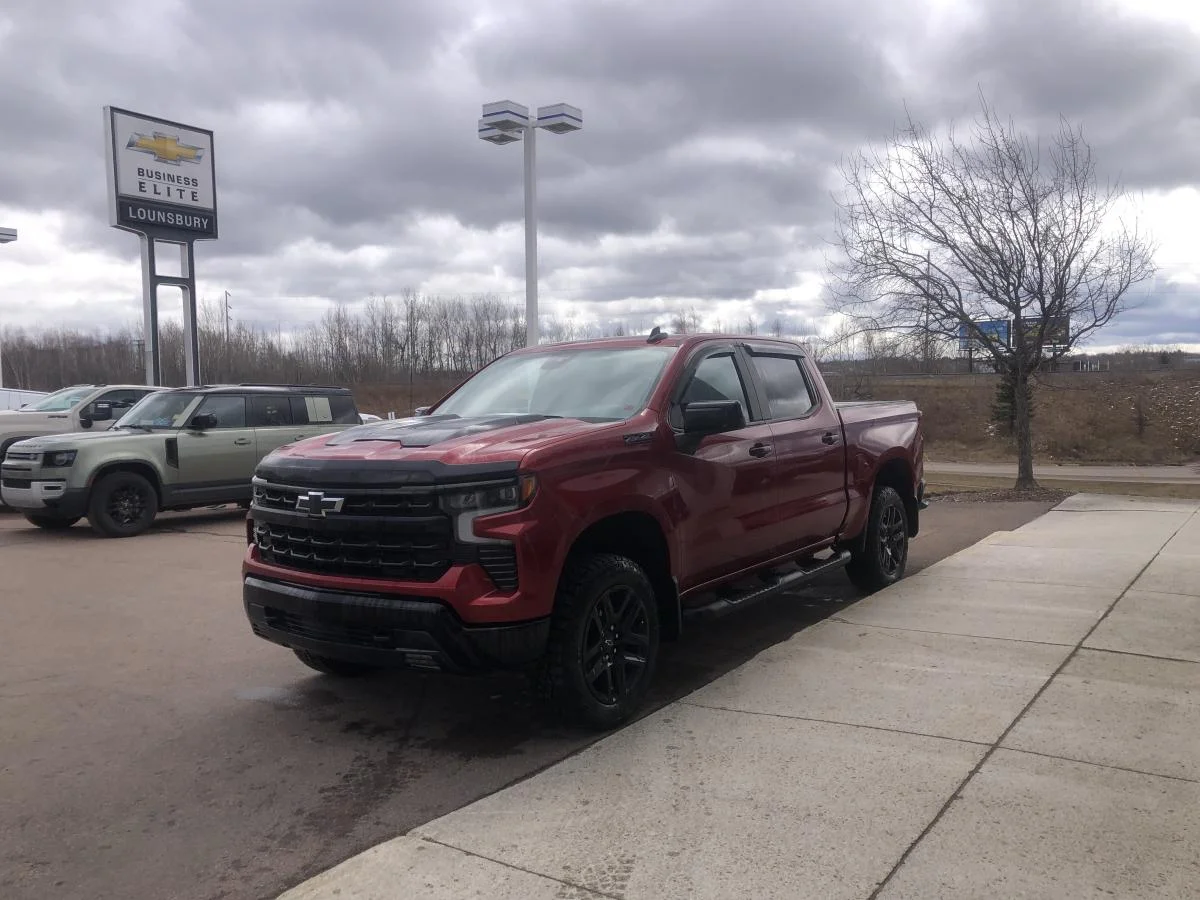 Used 2026 Red Chevrolet 4wd Crew Cab 157" Lt image 4