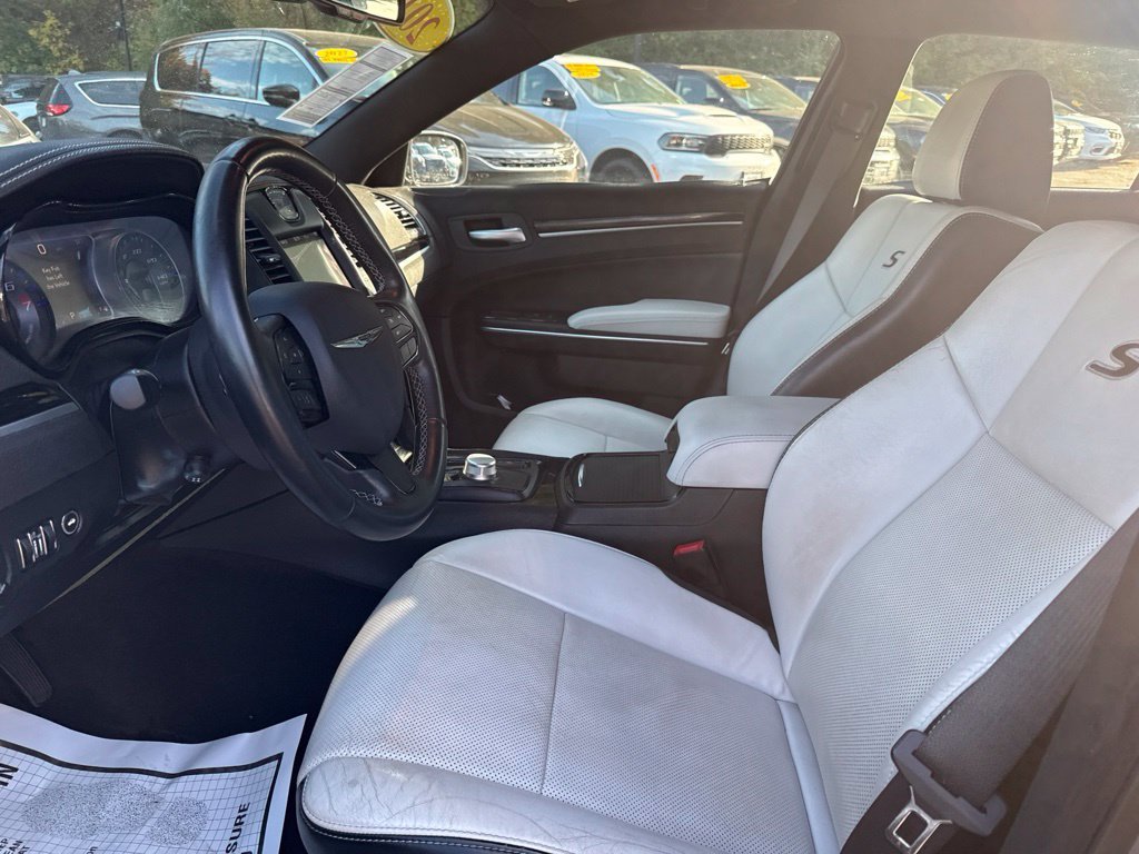 Used 2017 White Chrysler S image 9