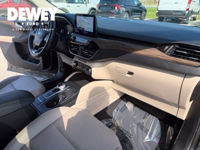 Used 2020 Magnetic Ford Titanium image 38
