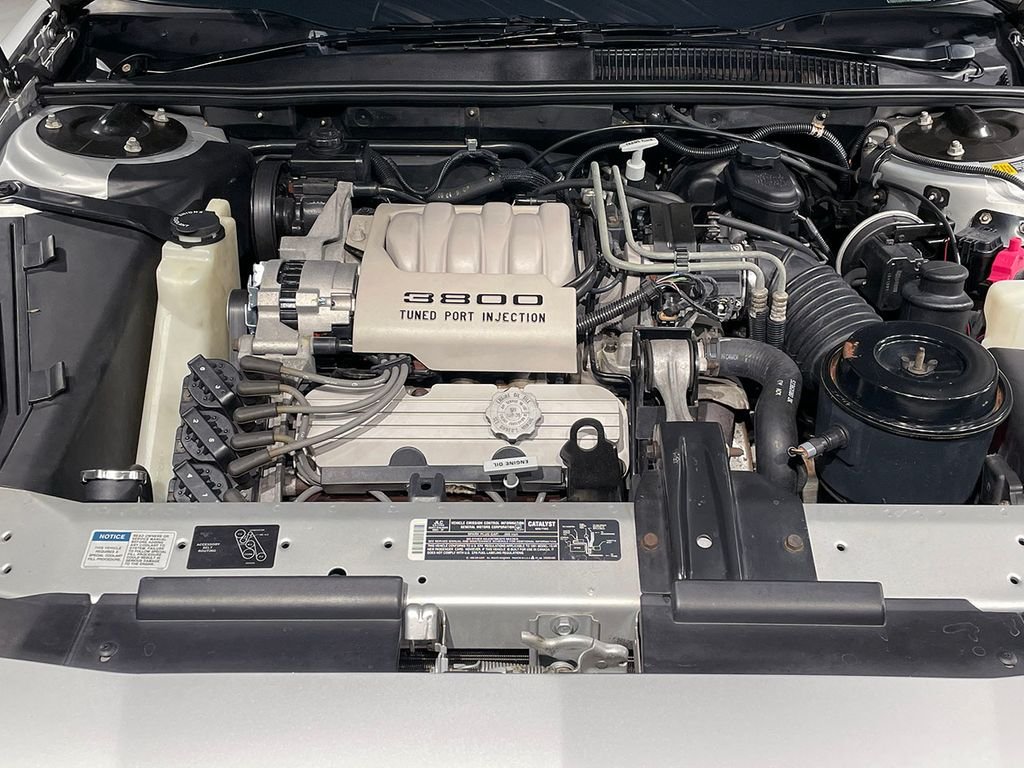 Used 1991  Buick Custom image 28