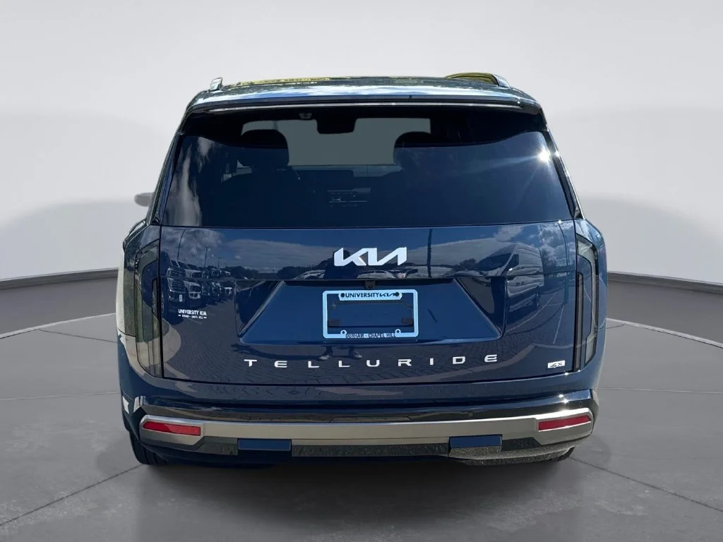 Used 2027 Black Kia SX-Prestige image 6