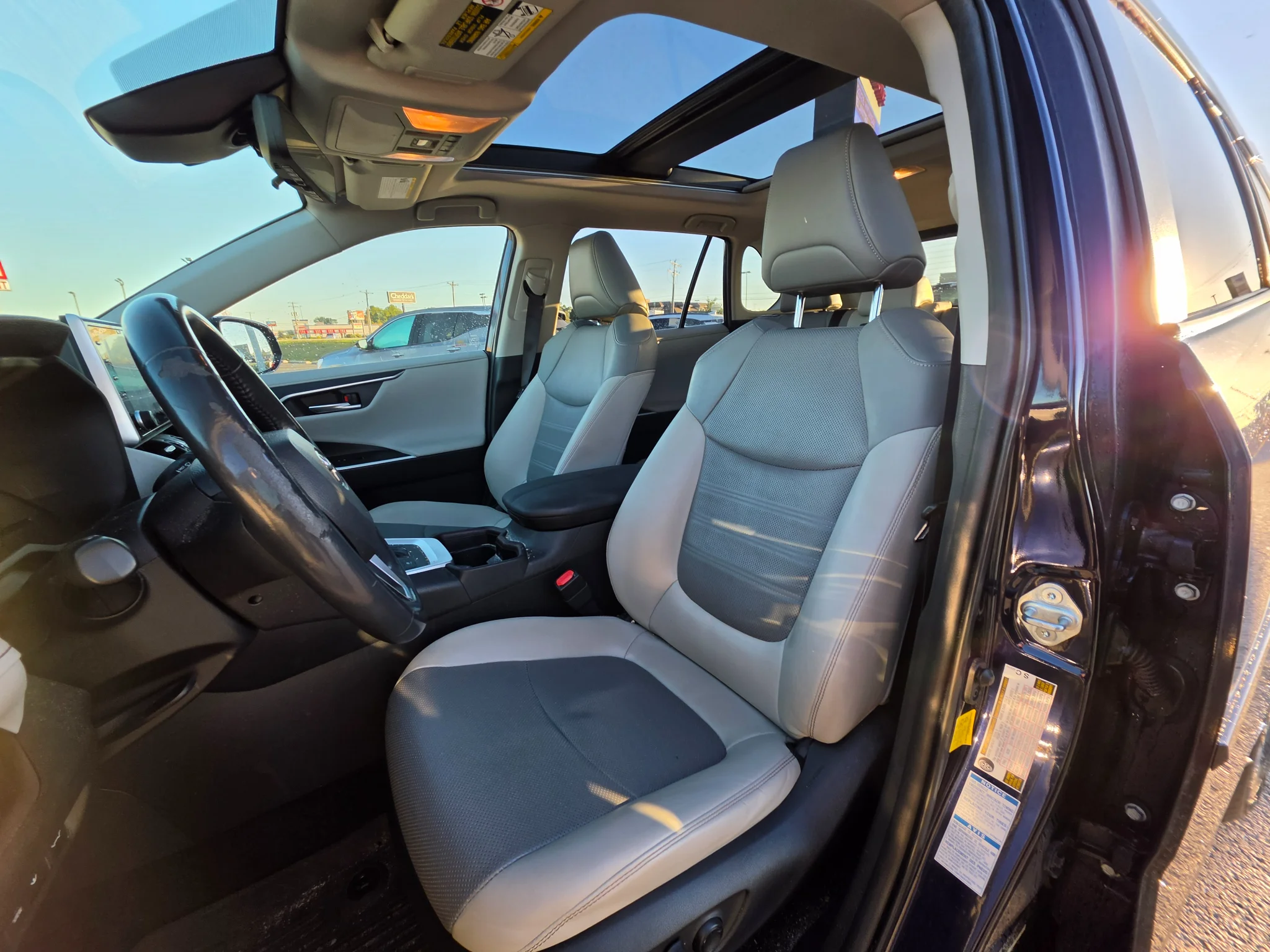 Used 2020 Blue Print Toyota Hybrid Limited image 10
