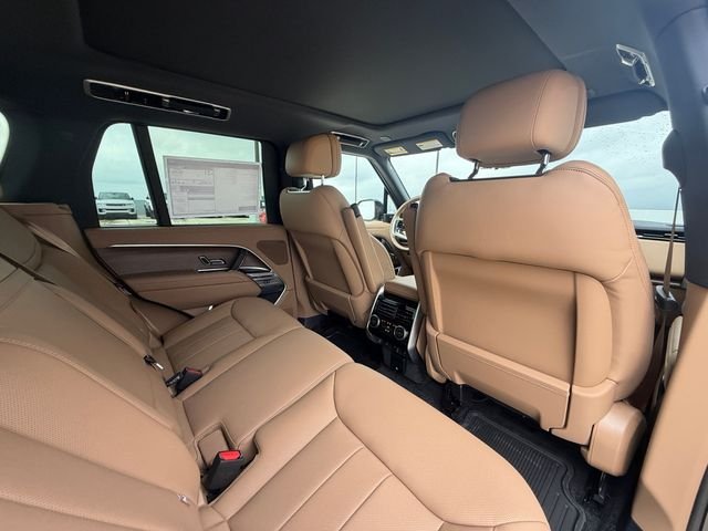 New 2026 Santorini Black Land Rover SE image 17