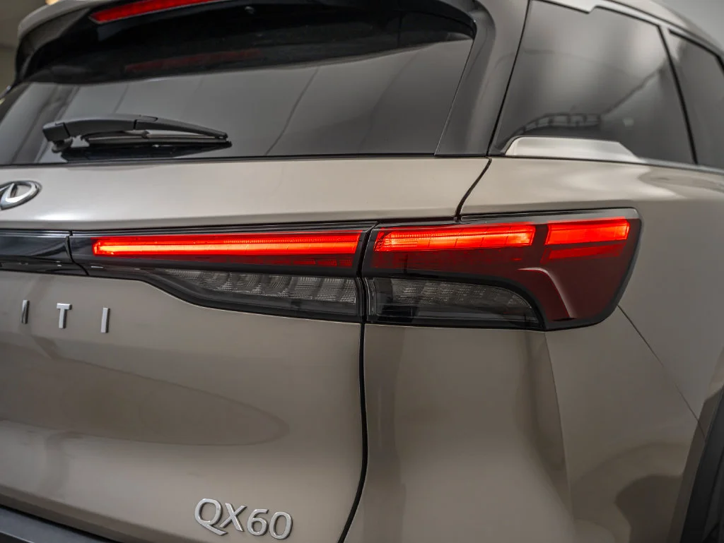 Used 2023 Warm Titanium INFINITI LUXE image 14