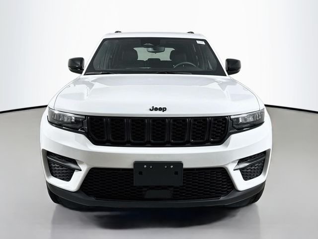 Used 2022 Bright White Clearcoat Jeep Altitude image 2