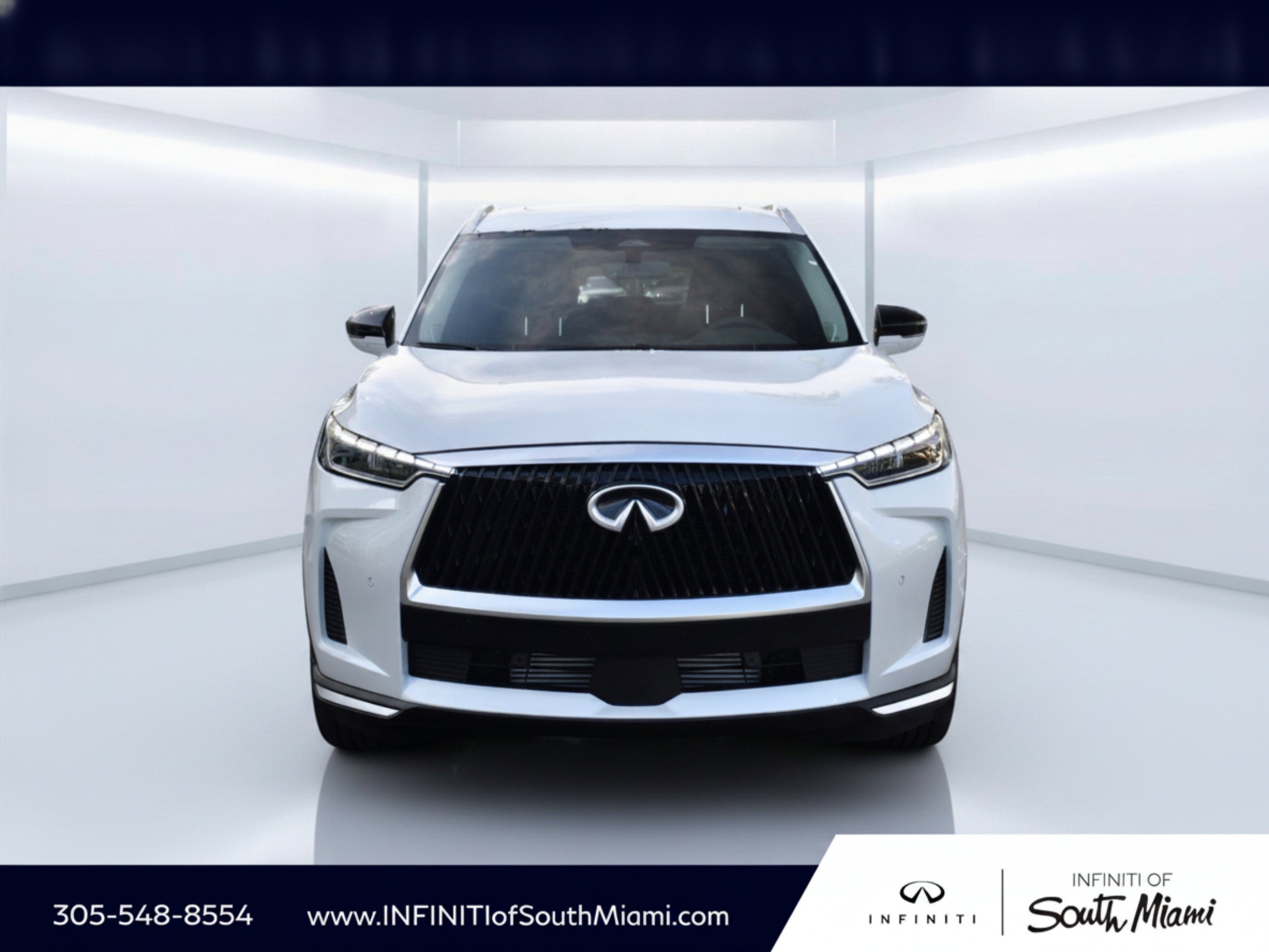 Certified Used 2027 Radiant White INFINITI LUXE image 2