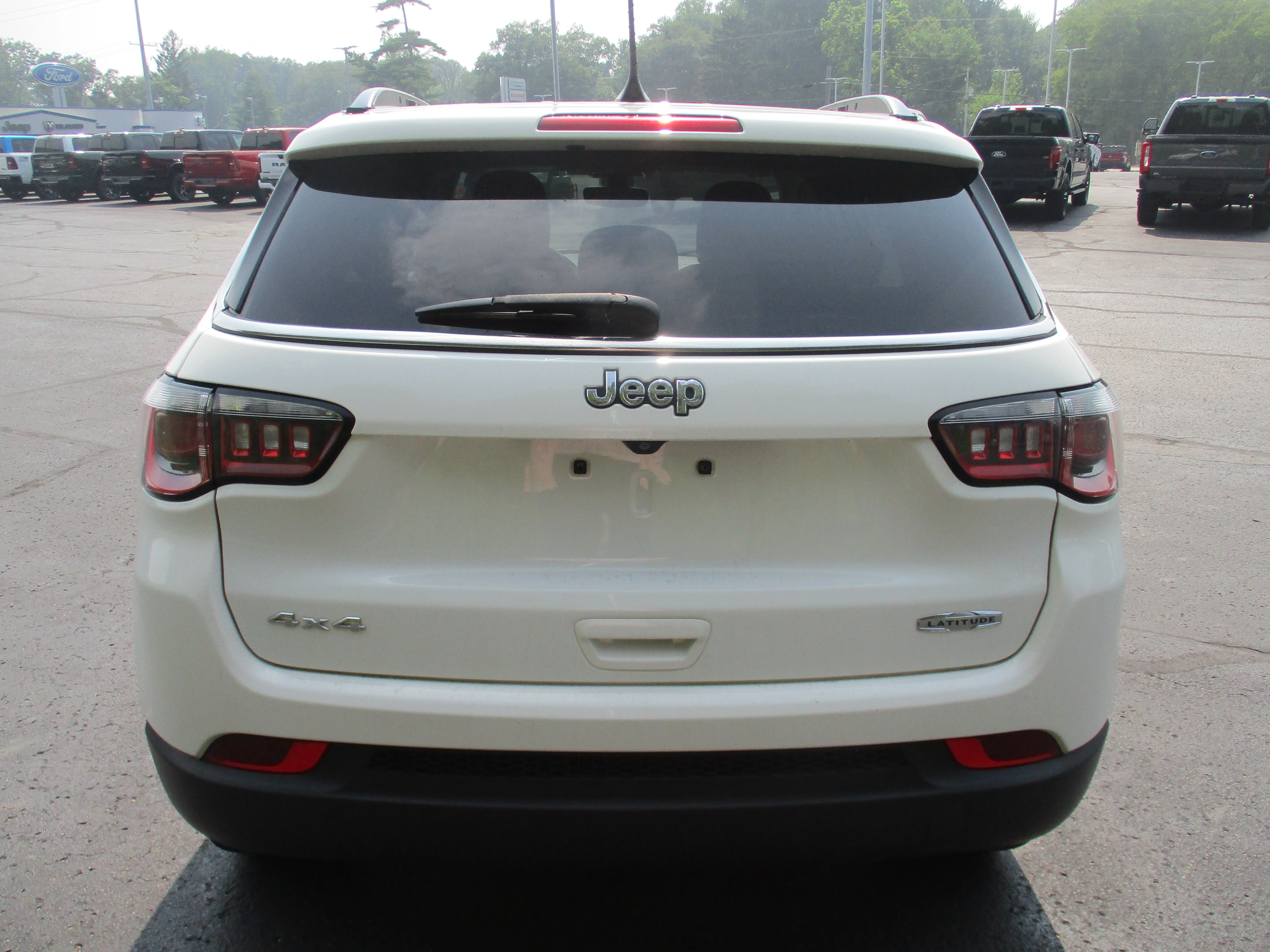 Used 2020 White Clearcoat Jeep Latitude image 52