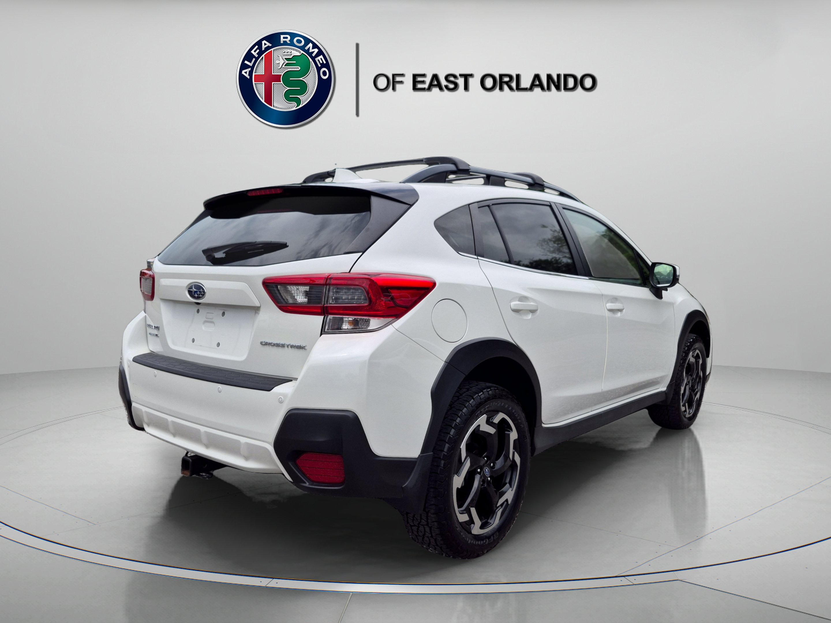 Used 2022 Crystal White Pearl Subaru Limited image 7