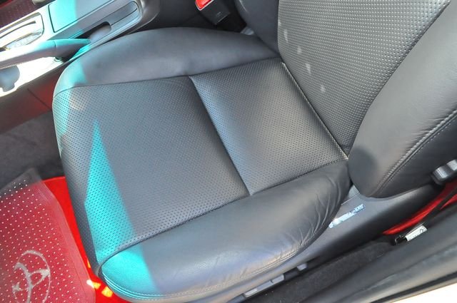 Used 2002 White Toyota SE image 11