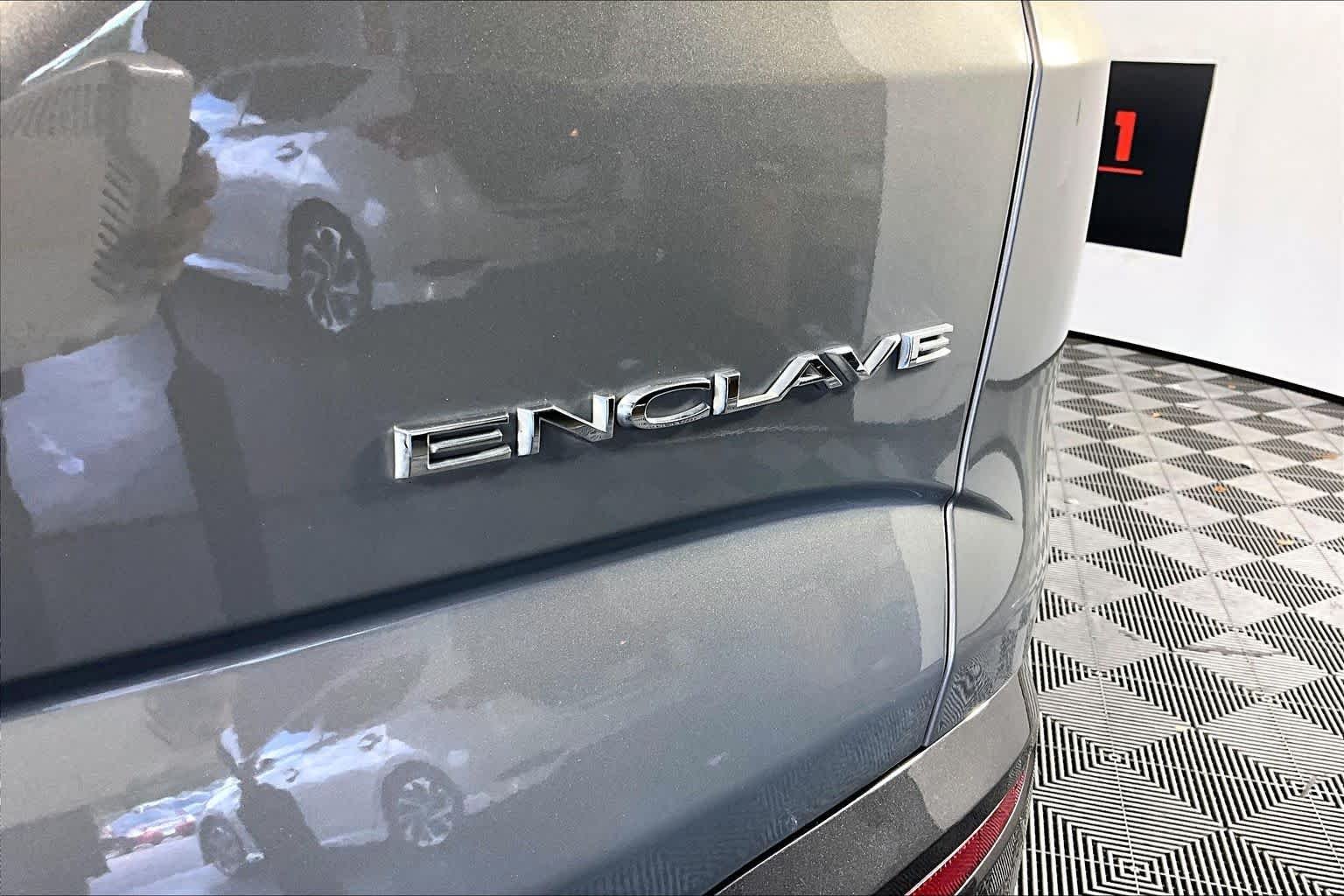 Used 2018 Includes Spectra Gray lower exterior accent color. Buick Essence image 27
