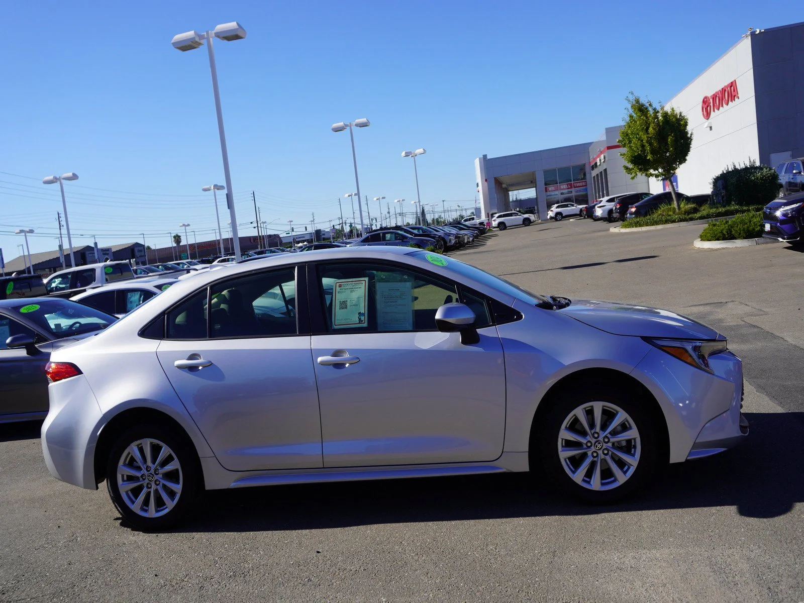 Used 2024 Classic Silver Toyota Hybrid XLE image 4