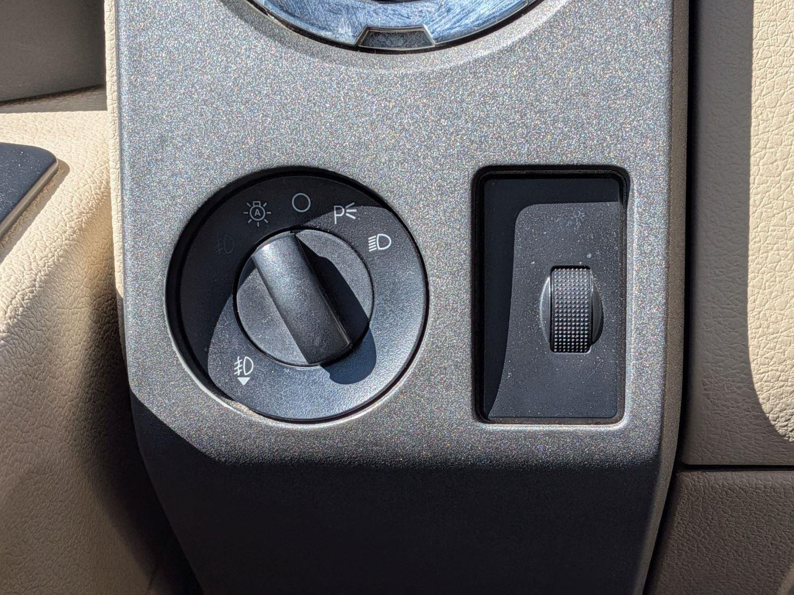 Used 2008 Red Clearcoat Ford Lariat image 18