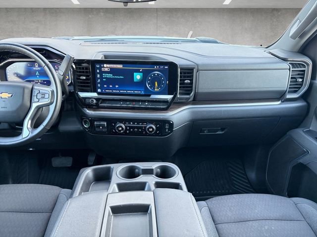Used 2025 Summit White Chevrolet LT image 3