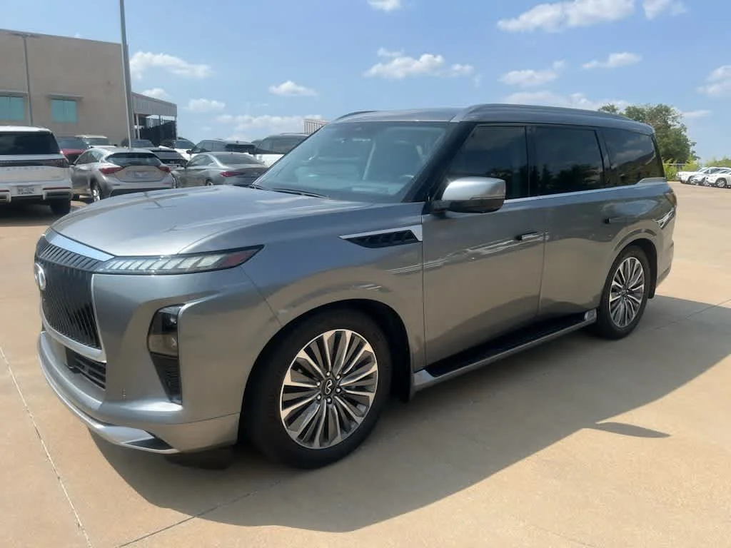 Certified Used 2026 Dynamic Metal INFINITI LUXE image 3