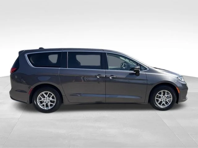 Used 2023 Gray Chrysler Touring L image 32