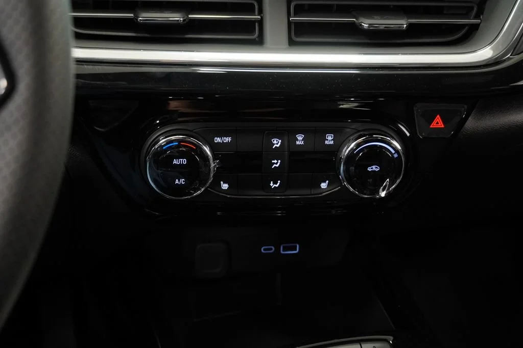New 2026 Mosaic Black Metallic Chevrolet 2RS image 17