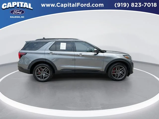 Used 2025 Gray Ford ST image 9