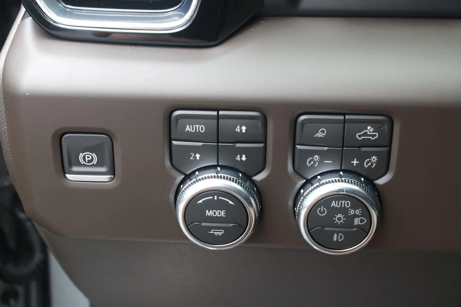 Used 2026 Sterling Metallic GMC Denali image 30