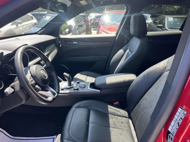 Used 2022 Alfa Rosso Alfa Romeo Ti AWD image 14