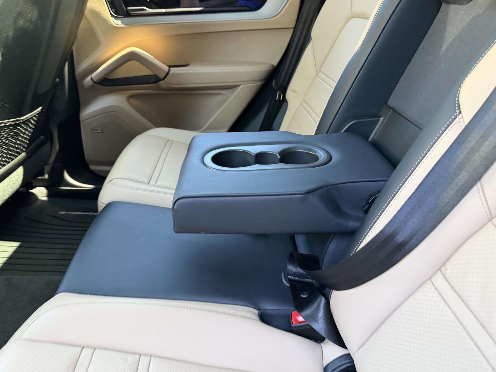 Certified Used 2024  Porsche  image 18
