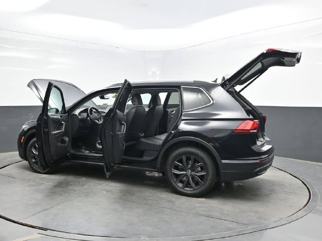 Used 2024 Black Volkswagen 2.0T SE image 55