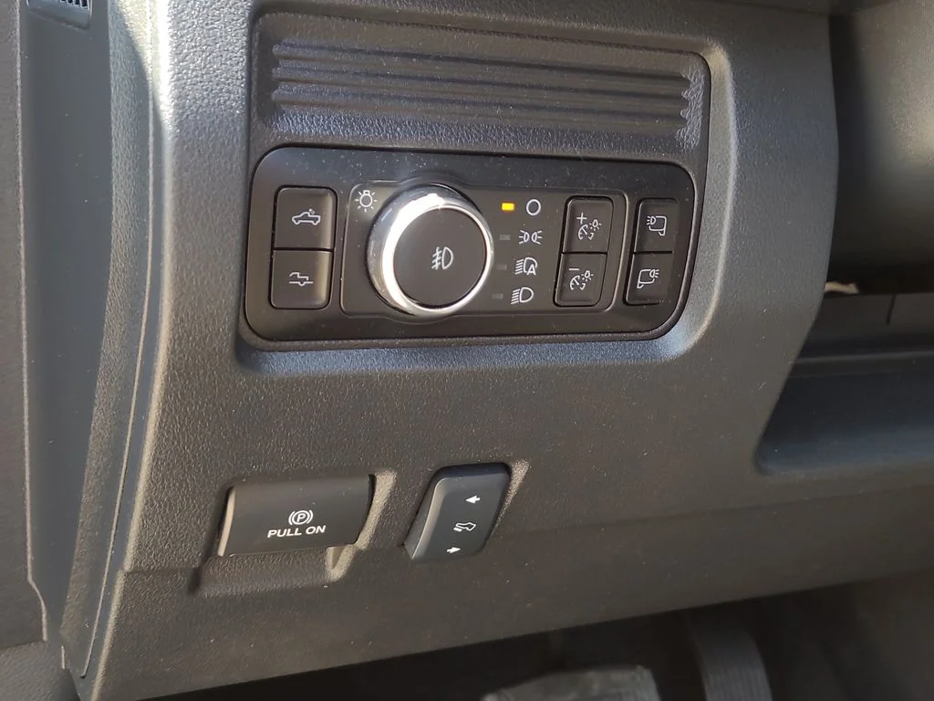 Used 2025 Gray Ford Platinum image 24