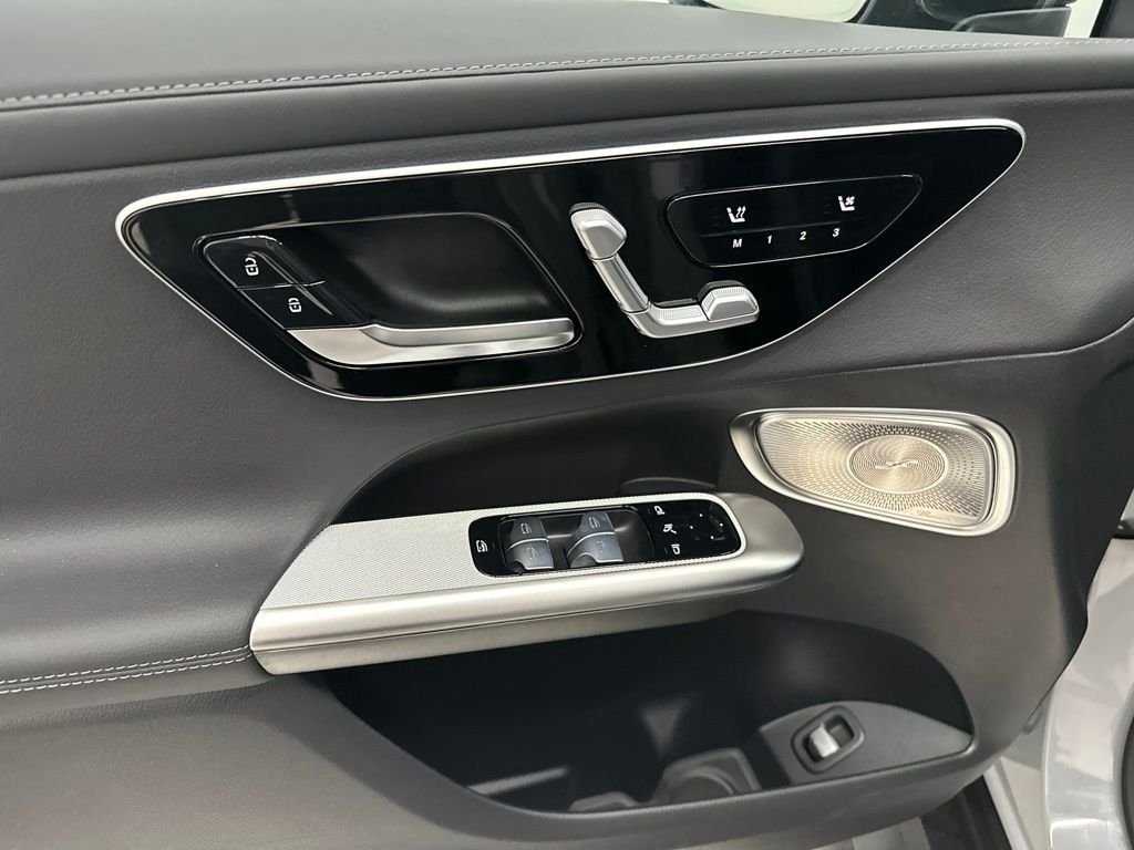 New 2026 MANUFAKTUR Alpine Grey Mercedes-Benz GLC 300 image 14