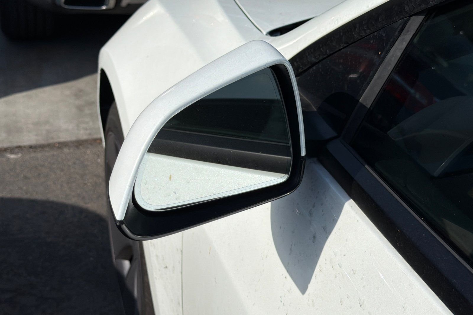 Used 2022  Tesla Base image 16