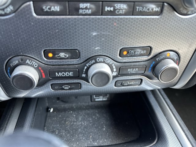 Used 2019 White Nissan SL image 19