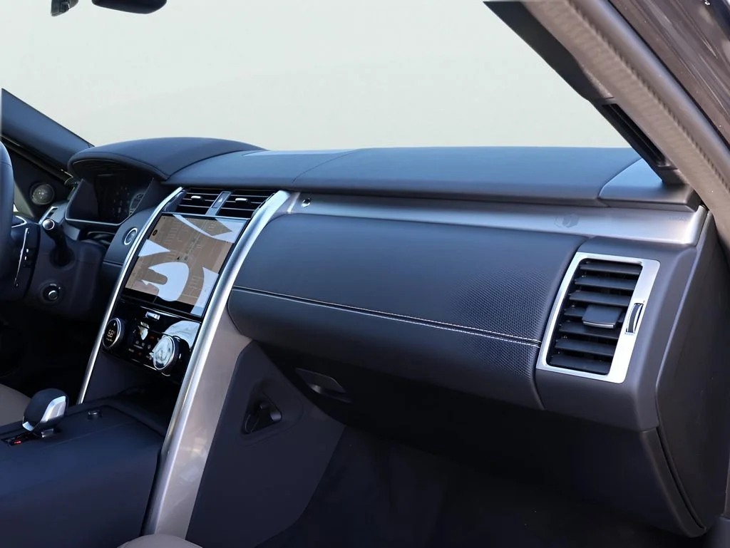 New 2026 Carpathian Grey Land Rover  image 10