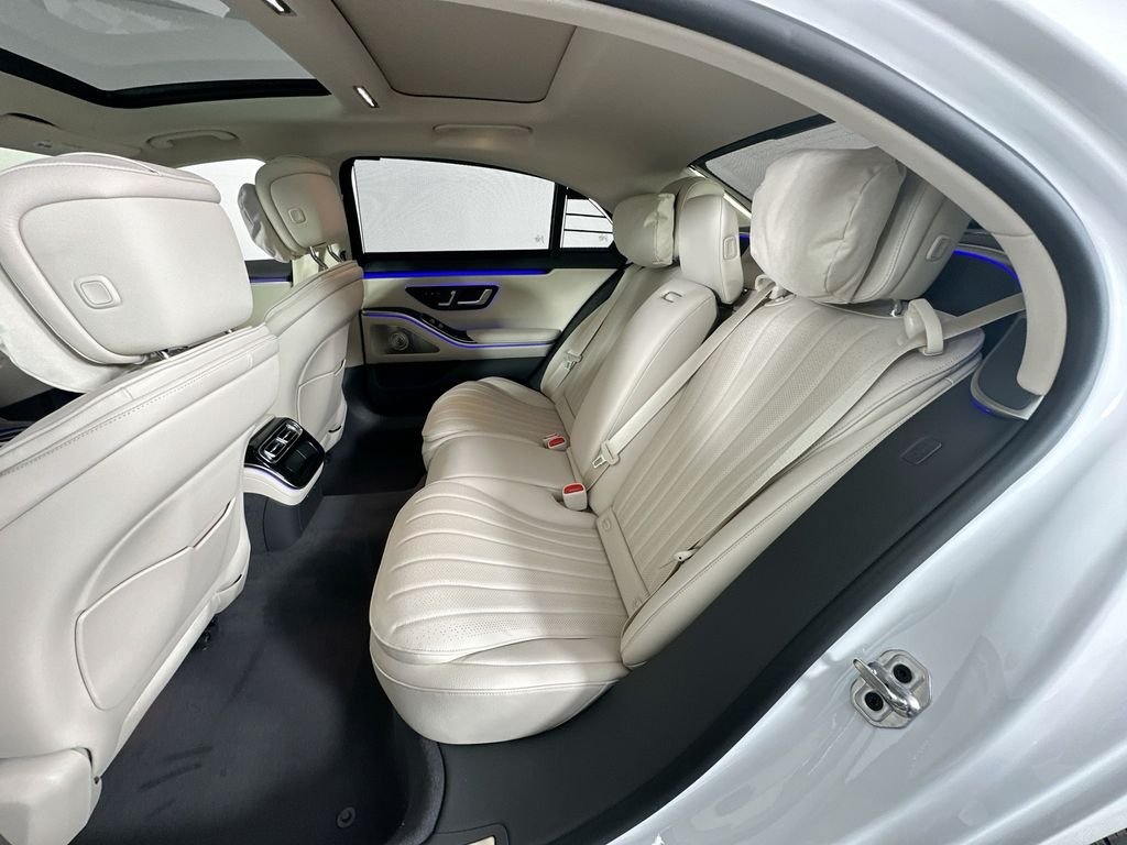 New 2026 White Mercedes-Benz S 500 image 26