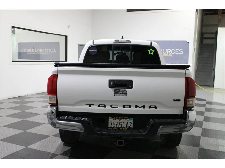 Used 2016 White Toyota SR5 Pickup 4D 5 ft image 5