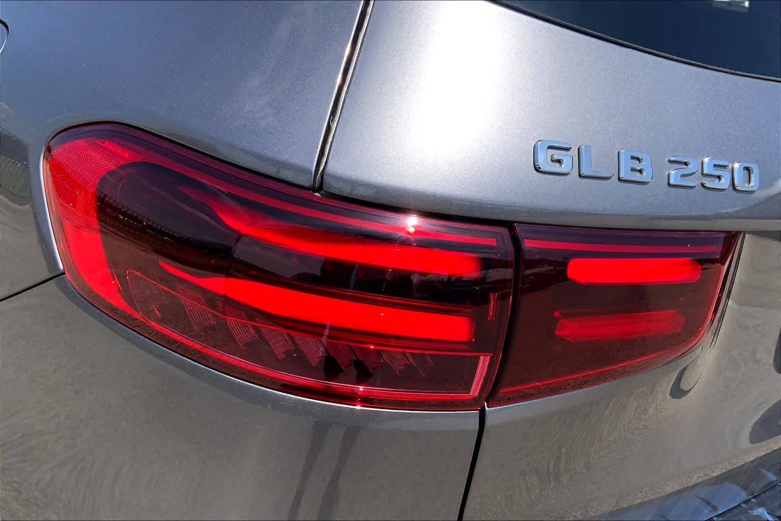 2025 Mercedes-Benz GLB Base - Photo 6