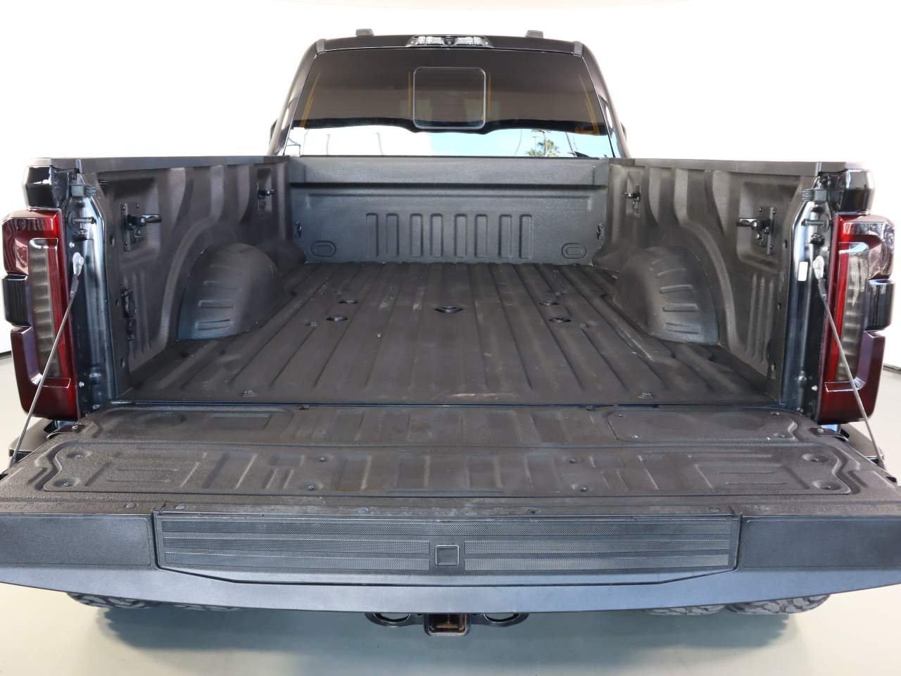 Used 2023 Agate Black Ford Lariat Crew Cab image 20