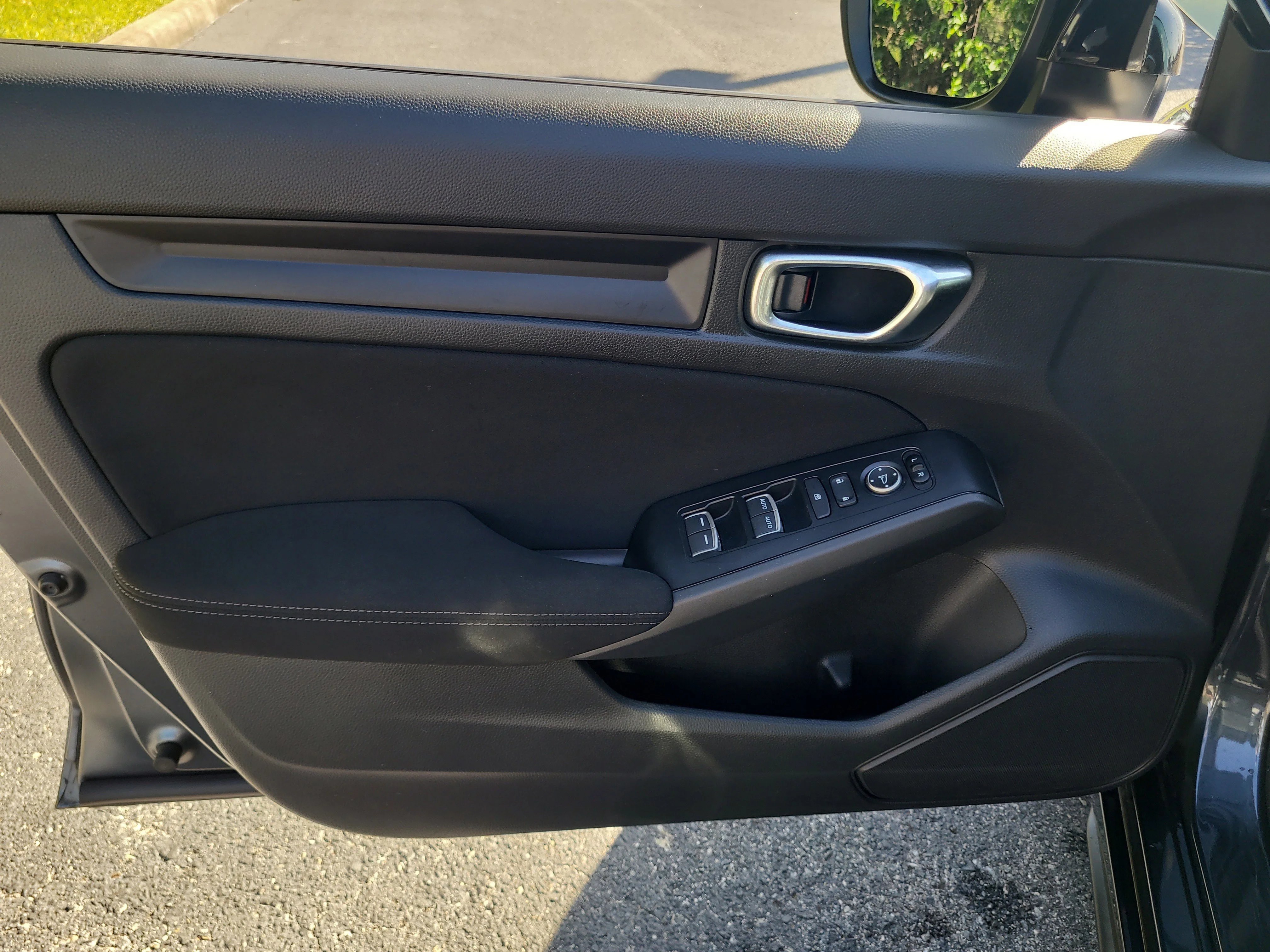 Used 2023 Meteorite Gray Metallic Honda LX image 14