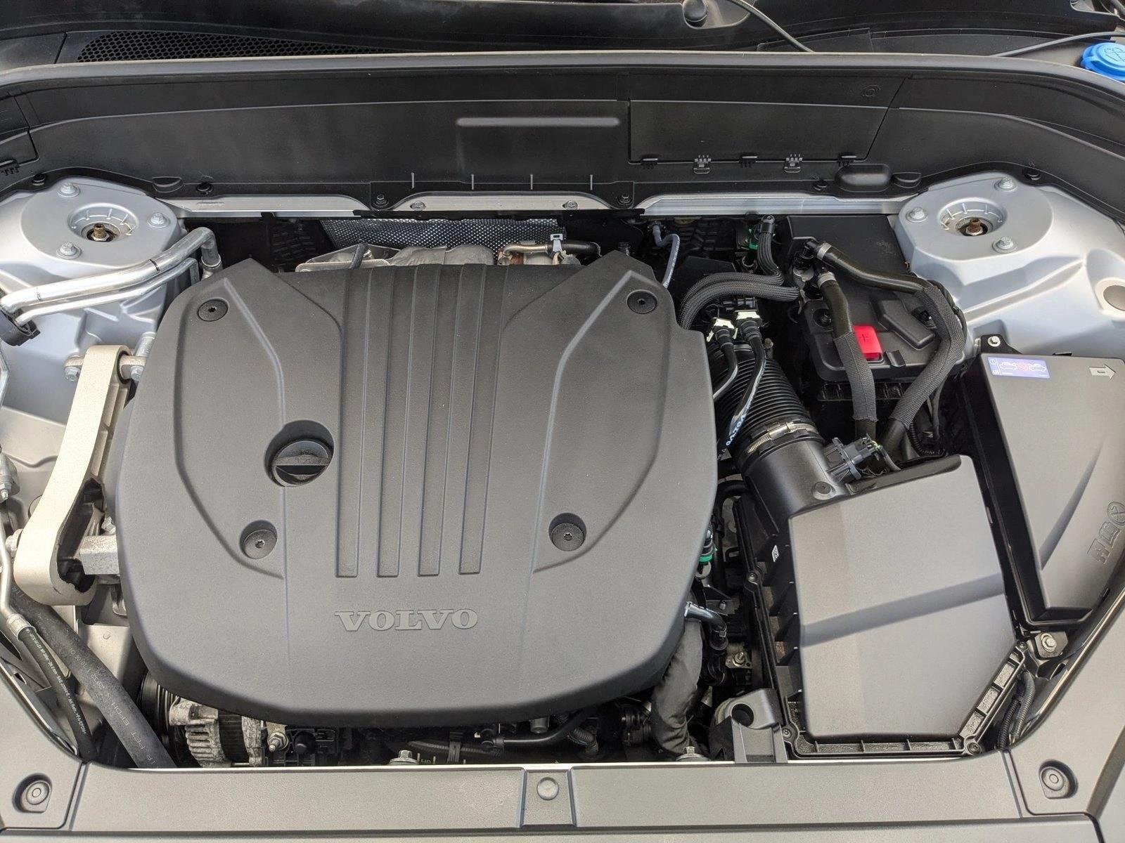 Used 2023 Silver Dawn Metallic Volvo Plus image 27