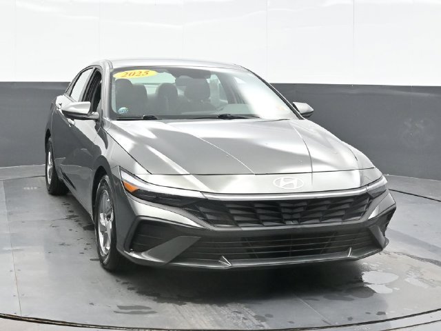 Used 2025 Gray Hyundai SE image 6