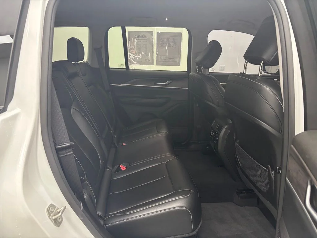 Used 2024 White Jeep Limited image 41