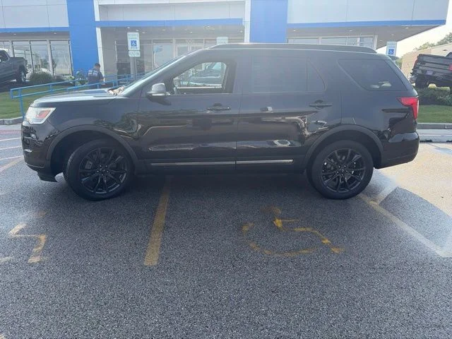 Used 2018 Black Ford XLT image 1