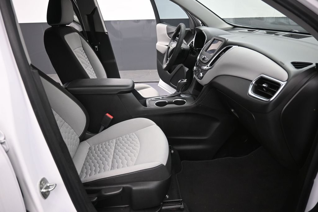 Used 2021 White Chevrolet LS image 14